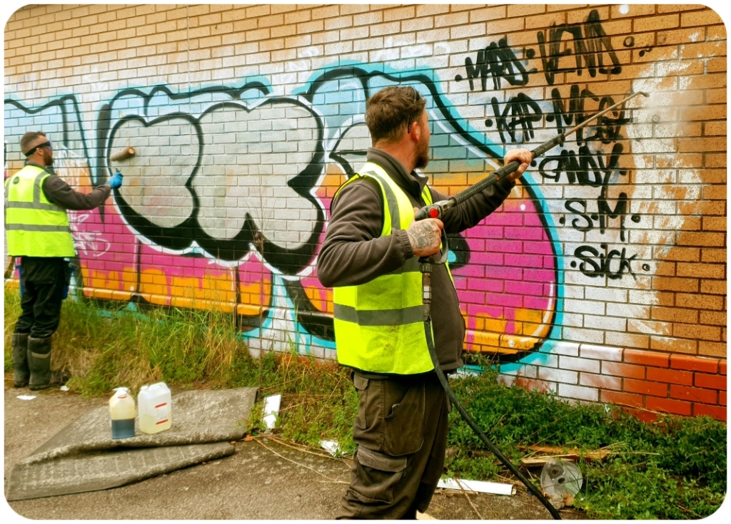 Specialist graffiti removal service 