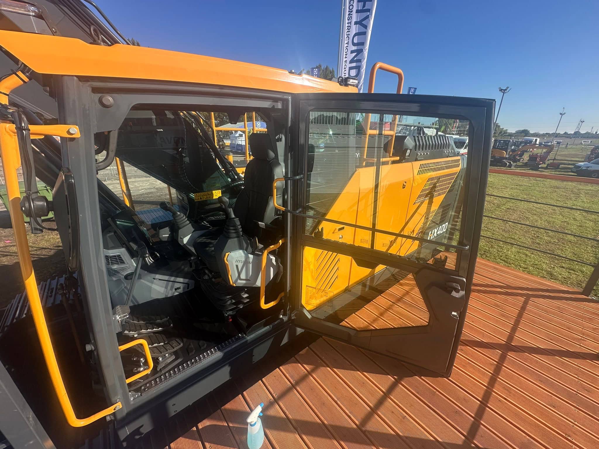 Hyundai Excavator Cab Cleaning to remove the dirt and keep the excavator in good condition