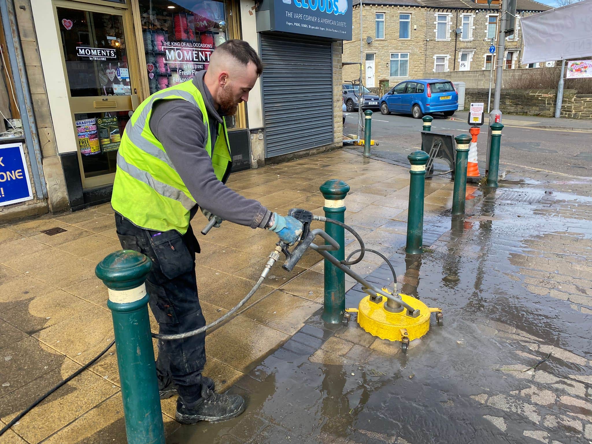 Power washing and cleaning outdoor pavement surfaces for a fresh, spotless look.